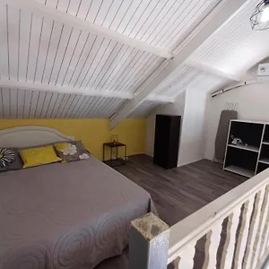 https://9-lyly-location-f3-mezzanine.comcaribbean.com